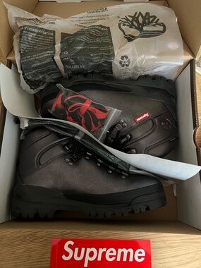 Supreme x Timberland Collab World Hiker Grey Boots